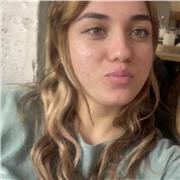 Profesora con muchas ganas de enseñar y de estar en contacto con los niños, para proporcionarles un aprendizaje digno